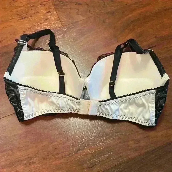 Secret possessions 32C - Picture 3 of 5